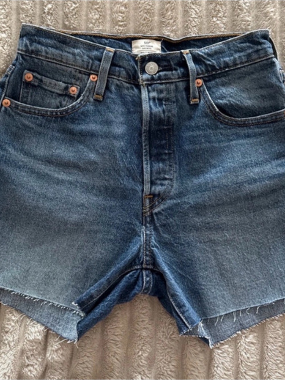 Woman’s Levi’s 25 new